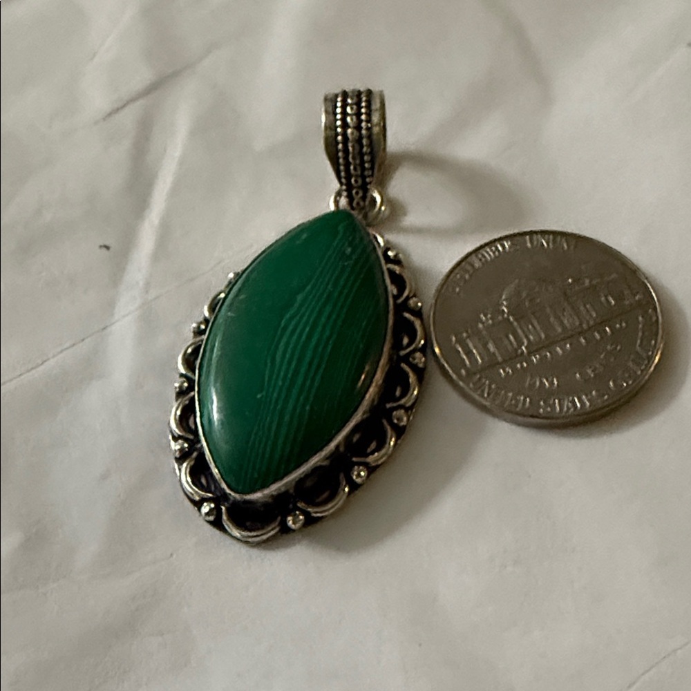 Elegant Green Pendant Necklace